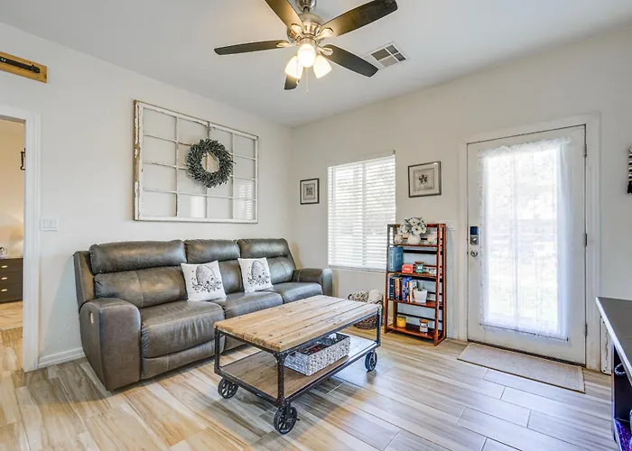 Ferienhaus Private Acreage, Pet-friendly Yard! Haven Gilbert