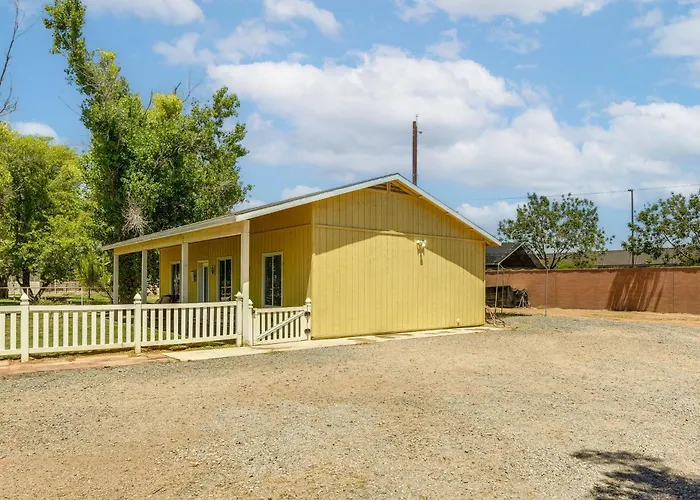 Private Acreage, Pet-friendly Yard! Haven Gilbert