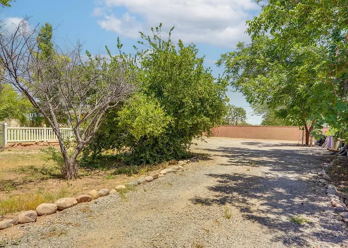 Private Acreage, Pet-friendly Yard! Haven Ferienhaus
